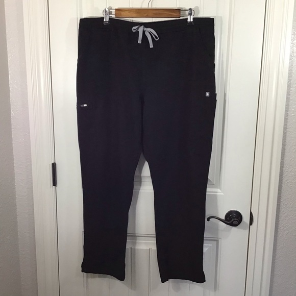 FIGS Yola Skinny Scrub Pants in Black Size XLarge Petite. - Picture 2 of 11